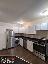 3340 N Marshfield Ave, Unit 3345-209 in Chicago, IL - Building Photo - Building Photo