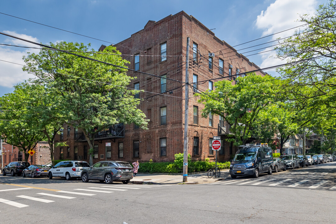 1901 51st St in Brooklyn, NY - Building Photo