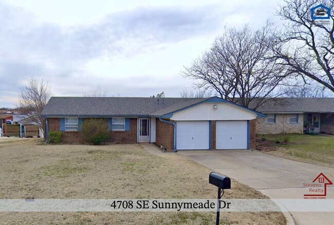 property at 4708 SE Sunnymeade