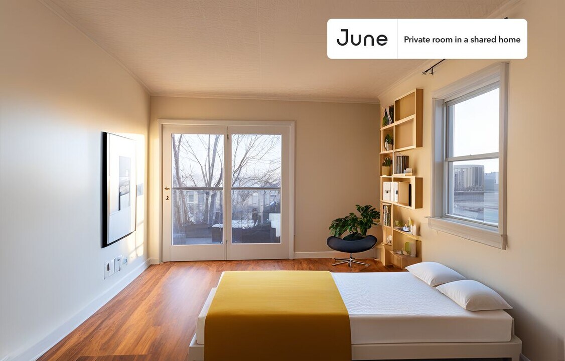Private bedroom in 4 bed/2 bath Home in Boston, MA - Building Photo