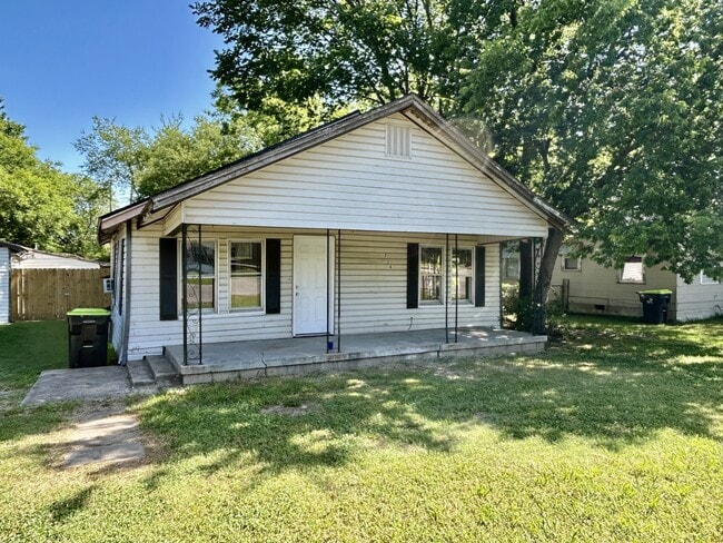 property at 714 W 15th St