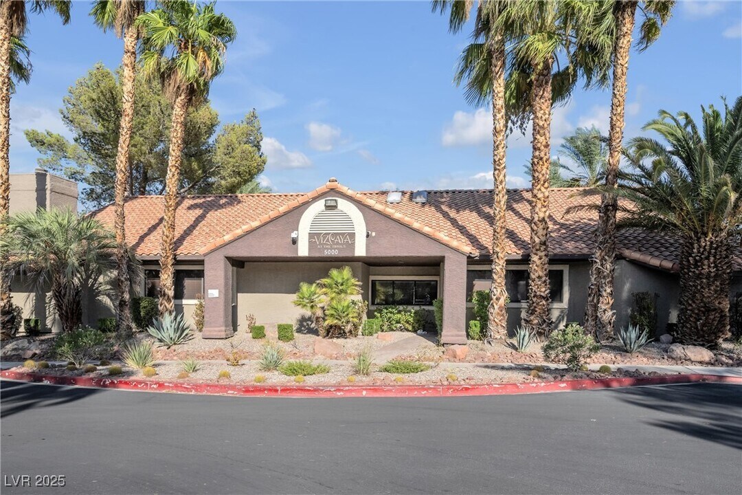 5002 S Rainbow Blvd in Las Vegas, NV - Building Photo