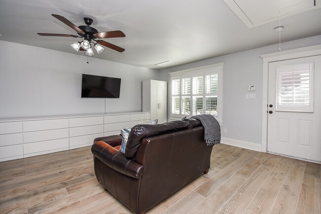 property at 1349 Heights Blvd