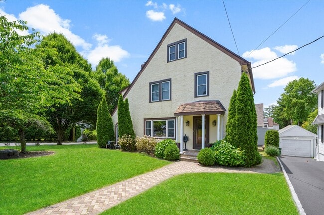 46 Kane Ave in Larchmont, NY - Building Photo - Building Photo