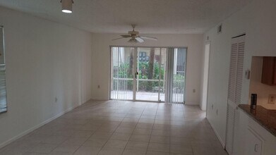 17101 Glenmoor Dr in West Palm Beach, FL - Building Photo - Building Photo