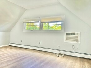 40 Walnut Ln in Hicksville, NY - Building Photo - Building Photo