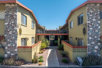 Copper House Apartments in Tucson, AZ - Building Photo - Building Photo