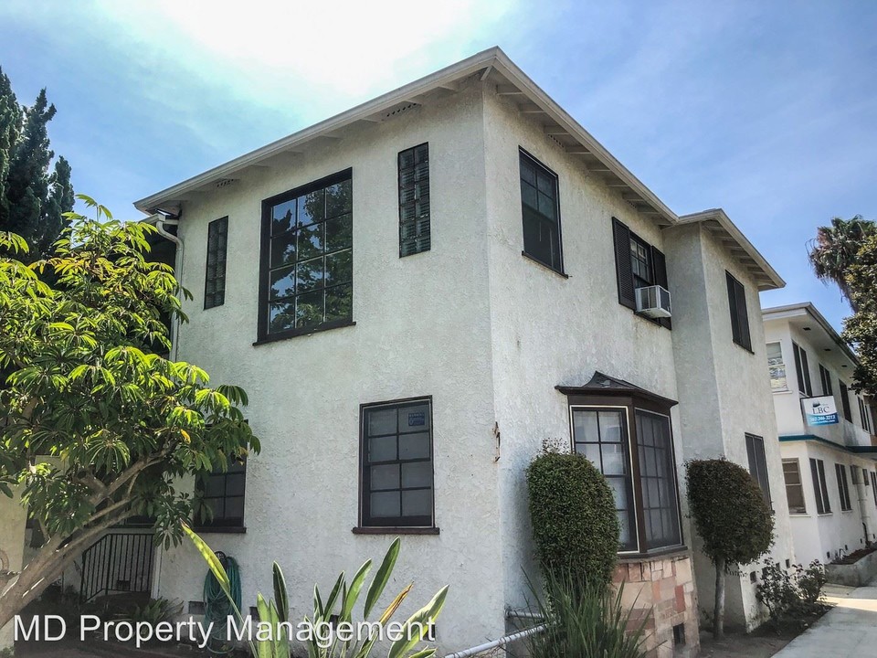 297 Orange Ave in Long Beach, CA - Building Photo