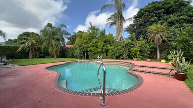 12157 Sycamore Ln in Wellington, FL - Building Photo - Building Photo