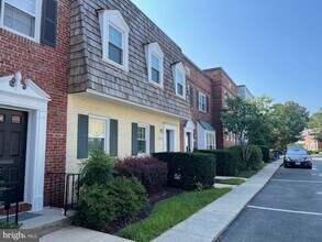 6747 Kenwood Forest Ln in Chevy Chase, MD - Building Photo - Building Photo