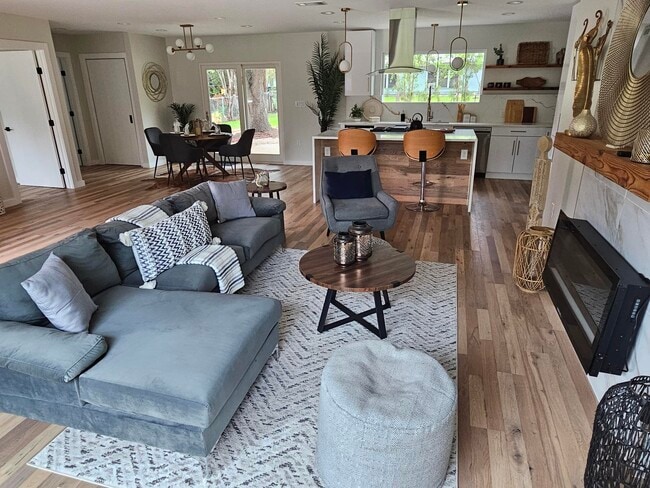 5102 Ravensdale Ln in Austin, TX - Building Photo - Building Photo