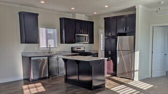 6656 Pentz Rd in Paradise, CA - Building Photo