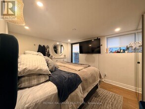 1381 Queen St E in Toronto, ON - Building Photo - Building Photo