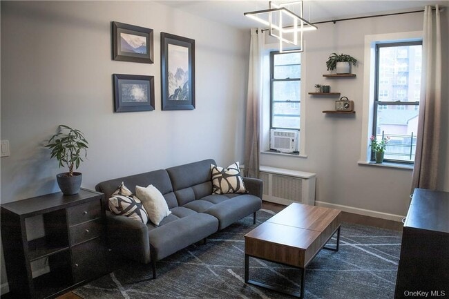 663 Locust St in Mount Vernon, NY - Building Photo - Building Photo