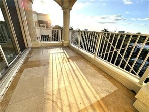 1824 Brickell Ave in Miami, FL - Foto de edificio - Building Photo