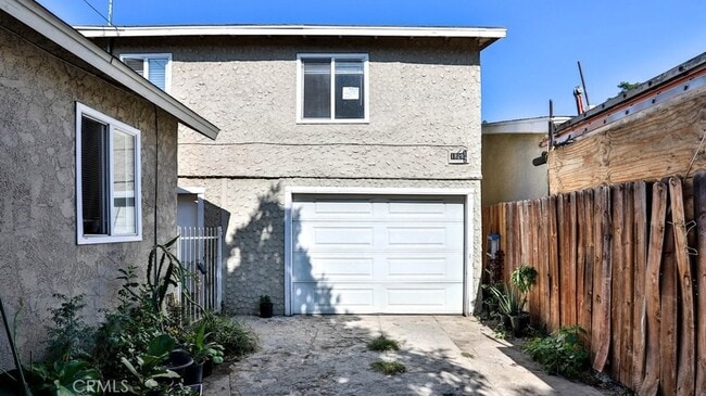 1829 1/2 E 63rd Street Unit in Los Angeles, CA - Building Photo - Building Photo