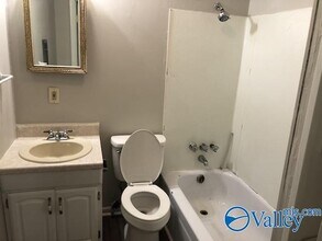 2403 Mastin Lake Rd NE, Unit 2 in Huntsville, AL - Building Photo - Building Photo
