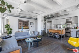 6253 Hollywood Blvd in Los Angeles, CA - Building Photo - Building Photo