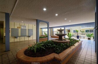 1707 Pacific Coast Hwy, Unit 224 in Hermosa Beach, CA - Building Photo - Building Photo