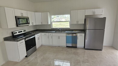 3310 27th St W in Lehigh Acres, FL - Building Photo - Building Photo