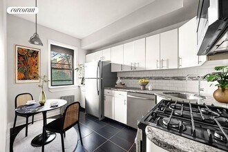 138 Hoyt St in Brooklyn, NY - Foto de edificio - Building Photo
