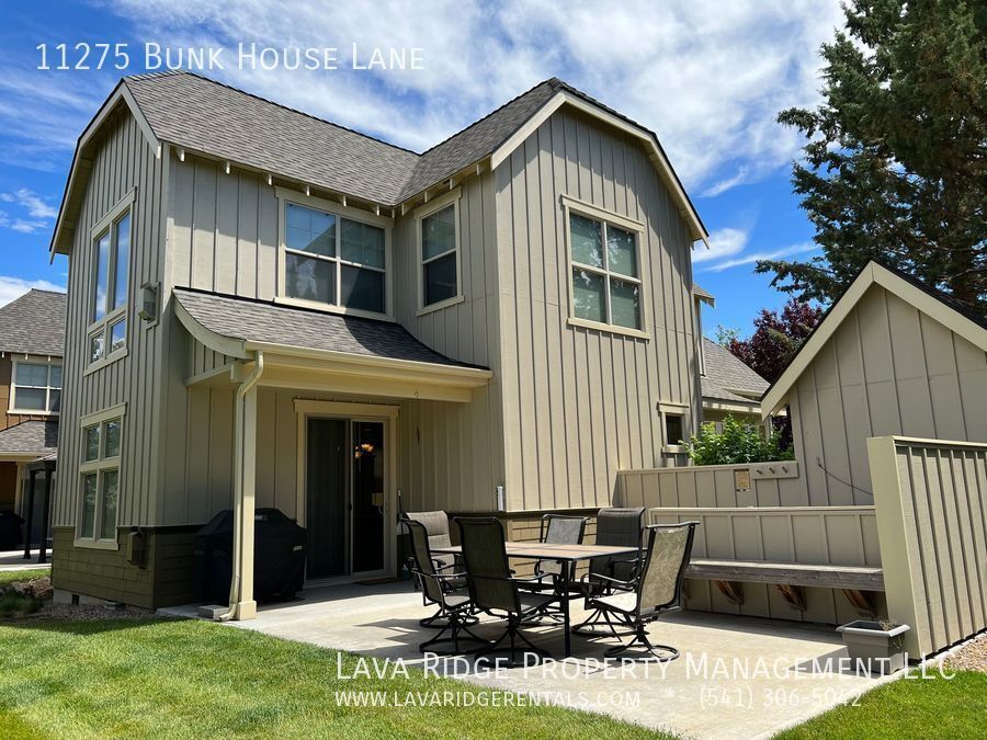 11275 Bunk House Ln in Redmond, OR - Foto de edificio