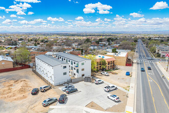 Residences at Copper Ave in Albuquerque, NM - Foto de edificio - Building Photo