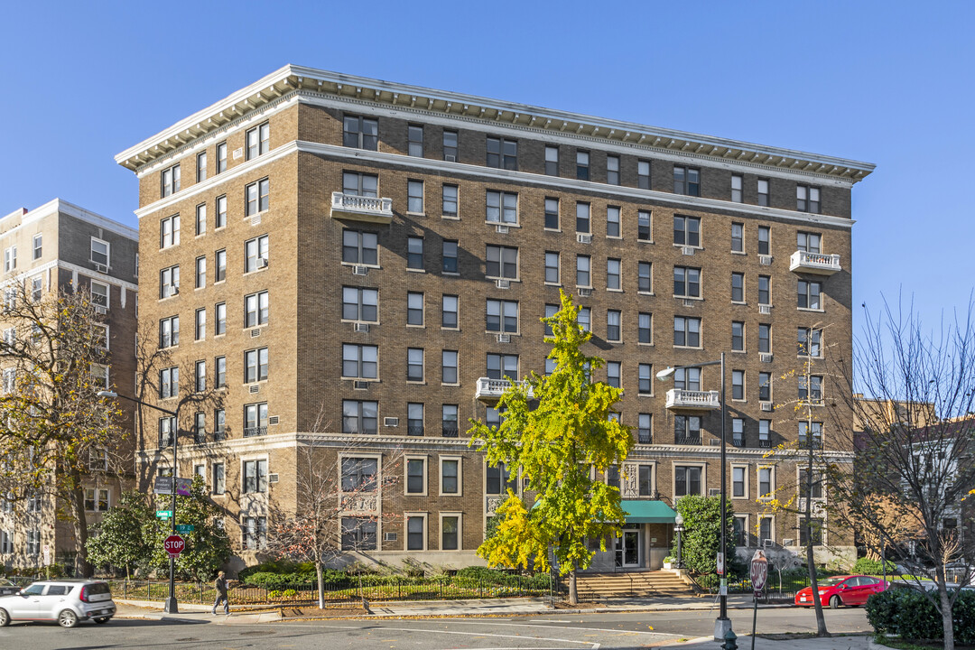 The Shawmut in Washington, DC - Building Photo