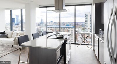 450 N 18th St, Unit 1B-1039 in Philadelphia, PA - Building Photo - Building Photo