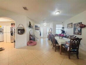 10828 NW 85th Terrace in Doral, FL - Building Photo - Building Photo