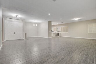 2794 Glen Port St in Las Vegas, NV - Building Photo - Building Photo