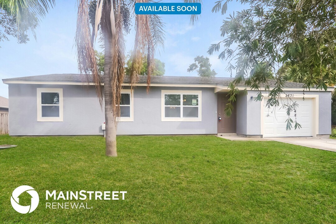 2831 SE Melaleuca Blvd in Port St. Lucie, FL - Building Photo