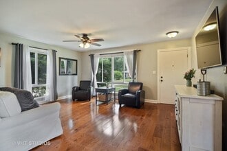 123 Woodland Rd in Libertyville, IL - Building Photo - Building Photo