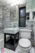 321 W 16th St in New York, NY - Building Photo - Building Photo