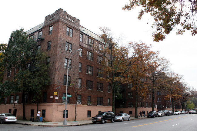 2851  Bronx Park East in Bronx, NY - Foto de edificio - Building Photo