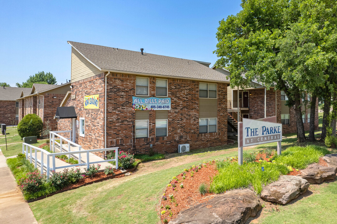 The Parke at Central in Edmond, OK - Building Photo