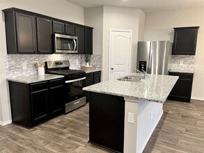 40530 Birch Shadows Ct in Magnolia, TX - Building Photo - Building Photo