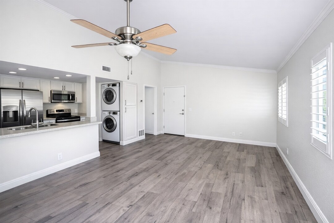 26212 La Real, Unit 376 D in Mission Viejo, CA - Building Photo