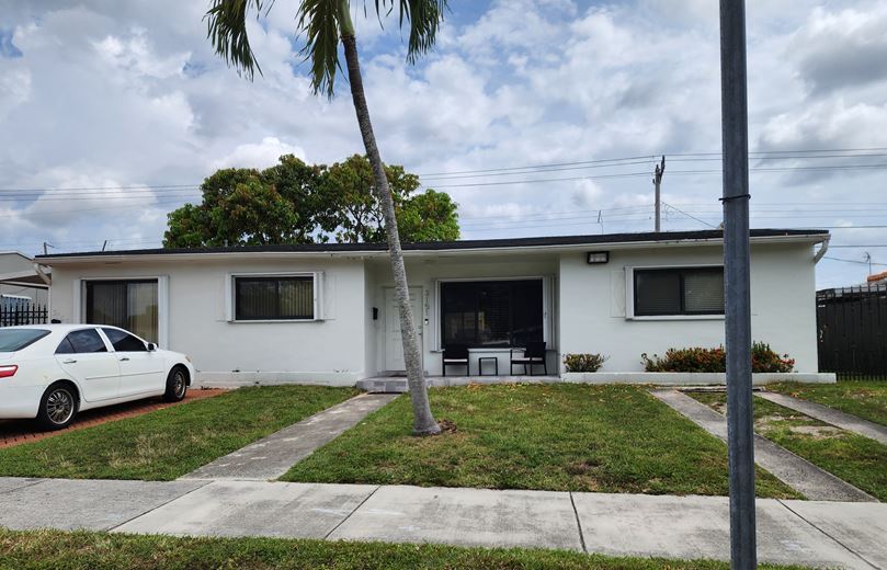 3151 SW 11th St in Miami, FL - Building Photo