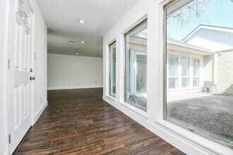 2203 Briarview Dr in Houston, TX - Building Photo - Building Photo