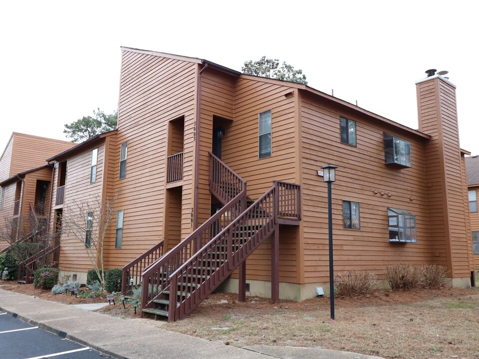 3003 Cape Henry Ct in Virginia Beach, VA - Building Photo