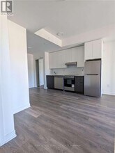 160 Canon Jackson Dr in Toronto, ON - Building Photo - Building Photo