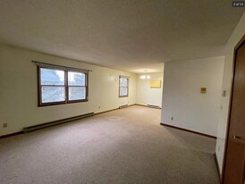 1602 45th St NW, Unit APT # 1 in Rochester, MN - Building Photo