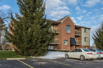 Oak Wood Apartments in Mansfield, OH - Building Photo - Building Photo