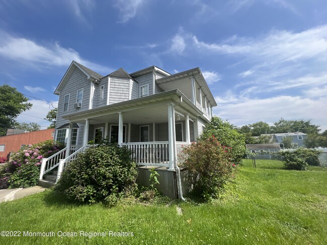 9 Berg Ave in Long Branch, NJ - Building Photo - Building Photo