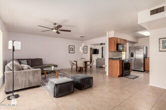 10824 W Crosby Dr in Sun City, AZ - Building Photo - Building Photo