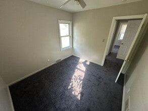 19131 Kenosha St in Harper Woods, MI - Building Photo - Building Photo