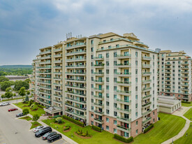 The Magnolia at the Royal Gardens Apartments