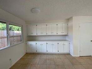 881 Evergreen St in Hemet, CA - Building Photo - Building Photo