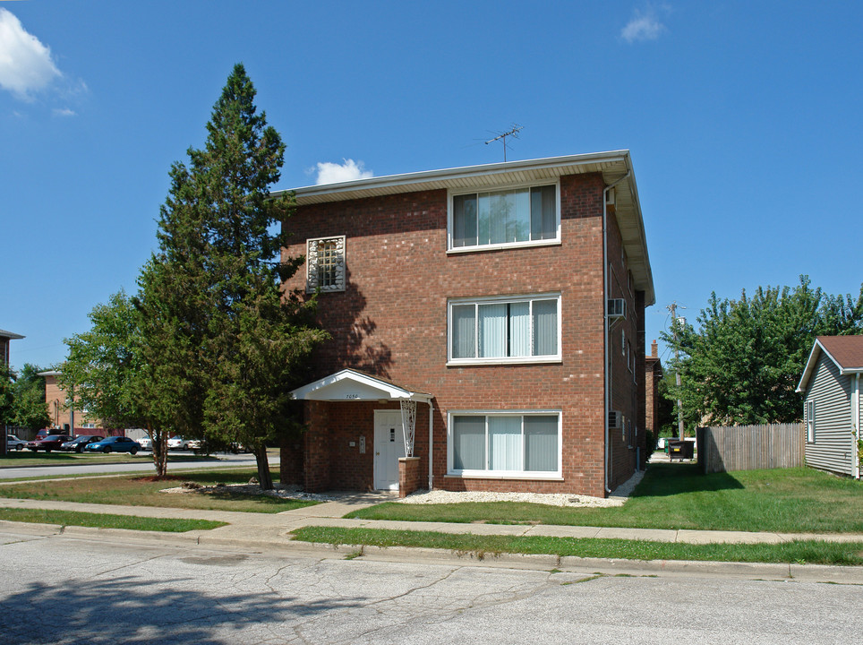 7050 Idaho Ave in Hammond, IN - Foto de edificio